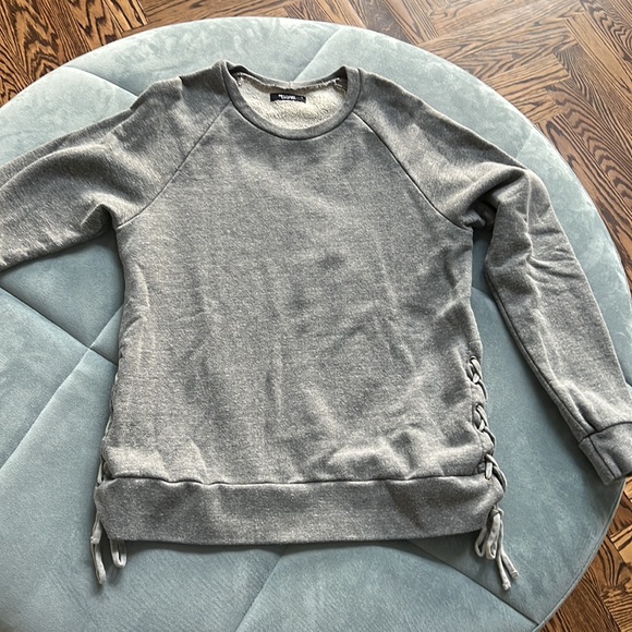 Women’s size small sweatshirt - Picture 3 of 3